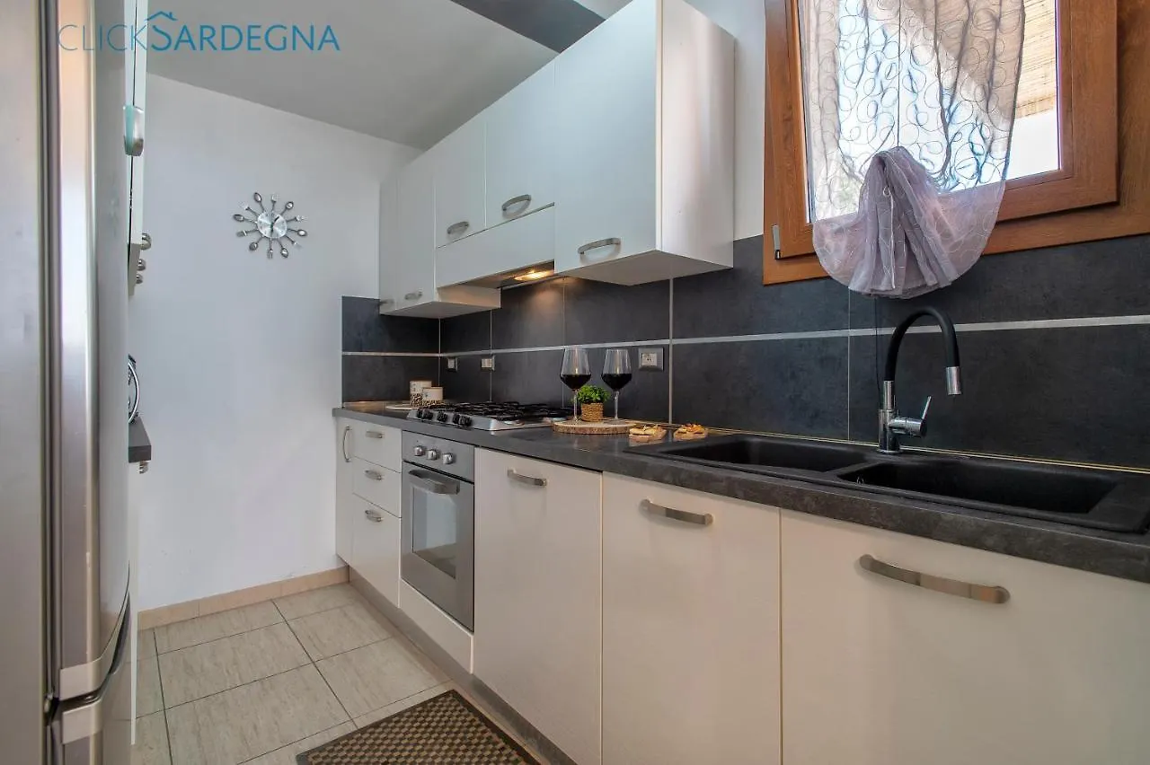 Clicksardegna Villa Brionis Sea View, 7 Bedrooms, 5 Bathrooms And 3 Kitchens Alguer