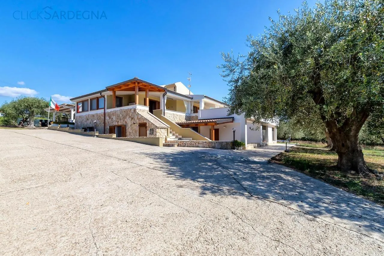 Clicksardegna Villa Brionis Sea View, 7 Bedrooms, 5 Bathrooms And 3 Kitchens Alguer