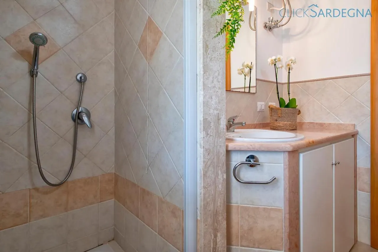 Clicksardegna Villa Brionis Sea View, 7 Bedrooms, 5 Bathrooms And 3 Kitchens Alguer