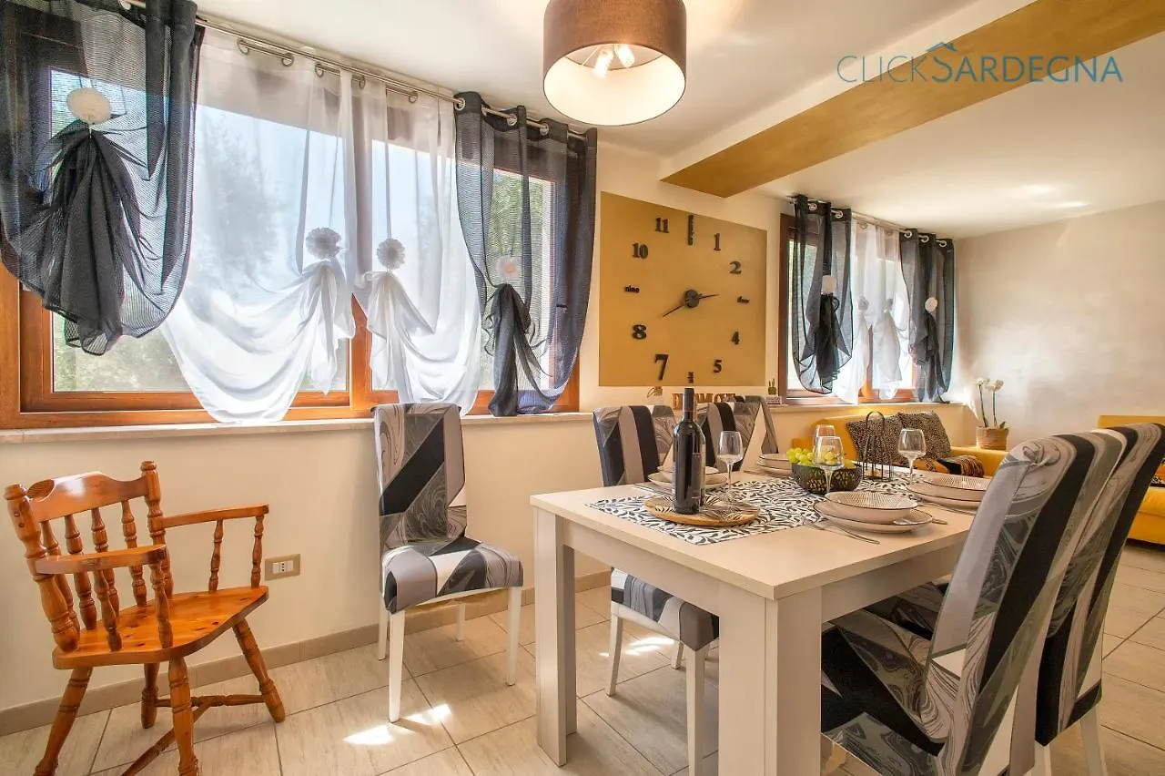 Clicksardegna Villa Brionis Sea View, 7 Bedrooms, 5 Bathrooms And 3 Kitchens Alguer