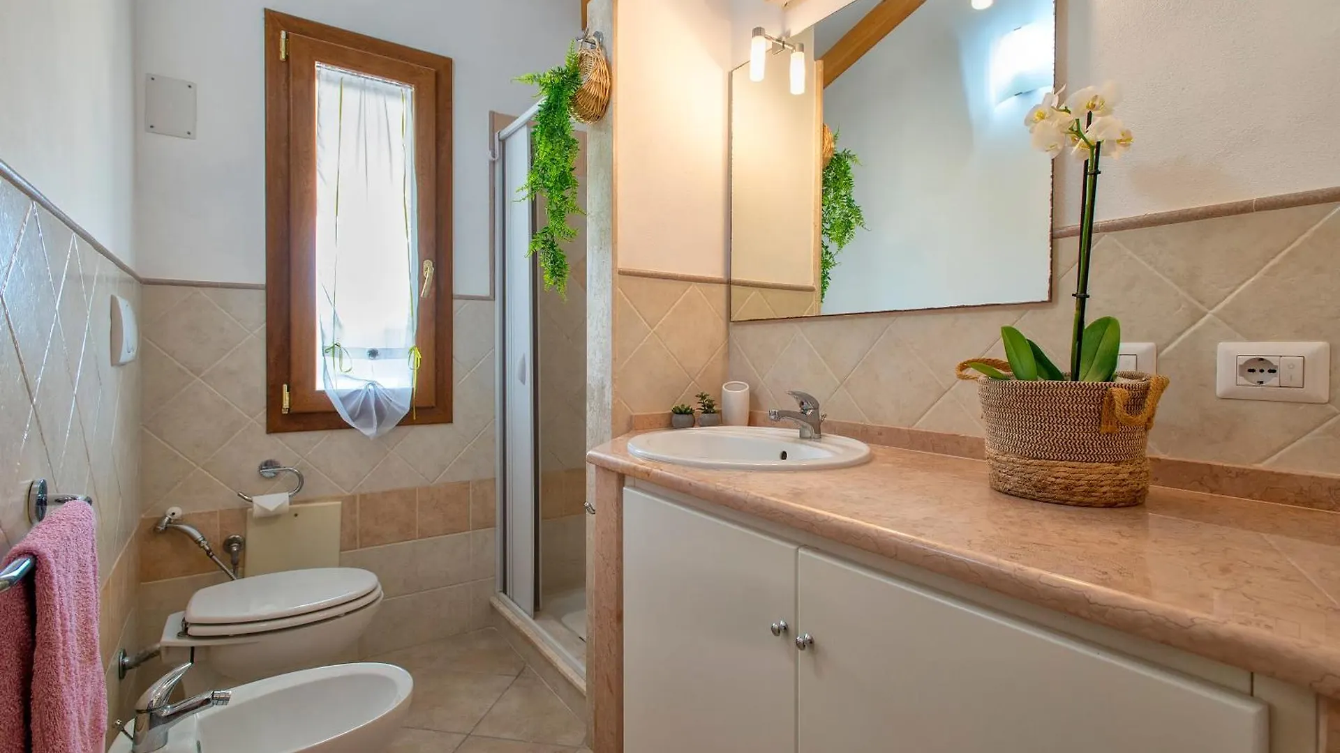 Clicksardegna Villa Brionis Sea View, 7 Bedrooms, 5 Bathrooms And 3 Kitchens Alguer